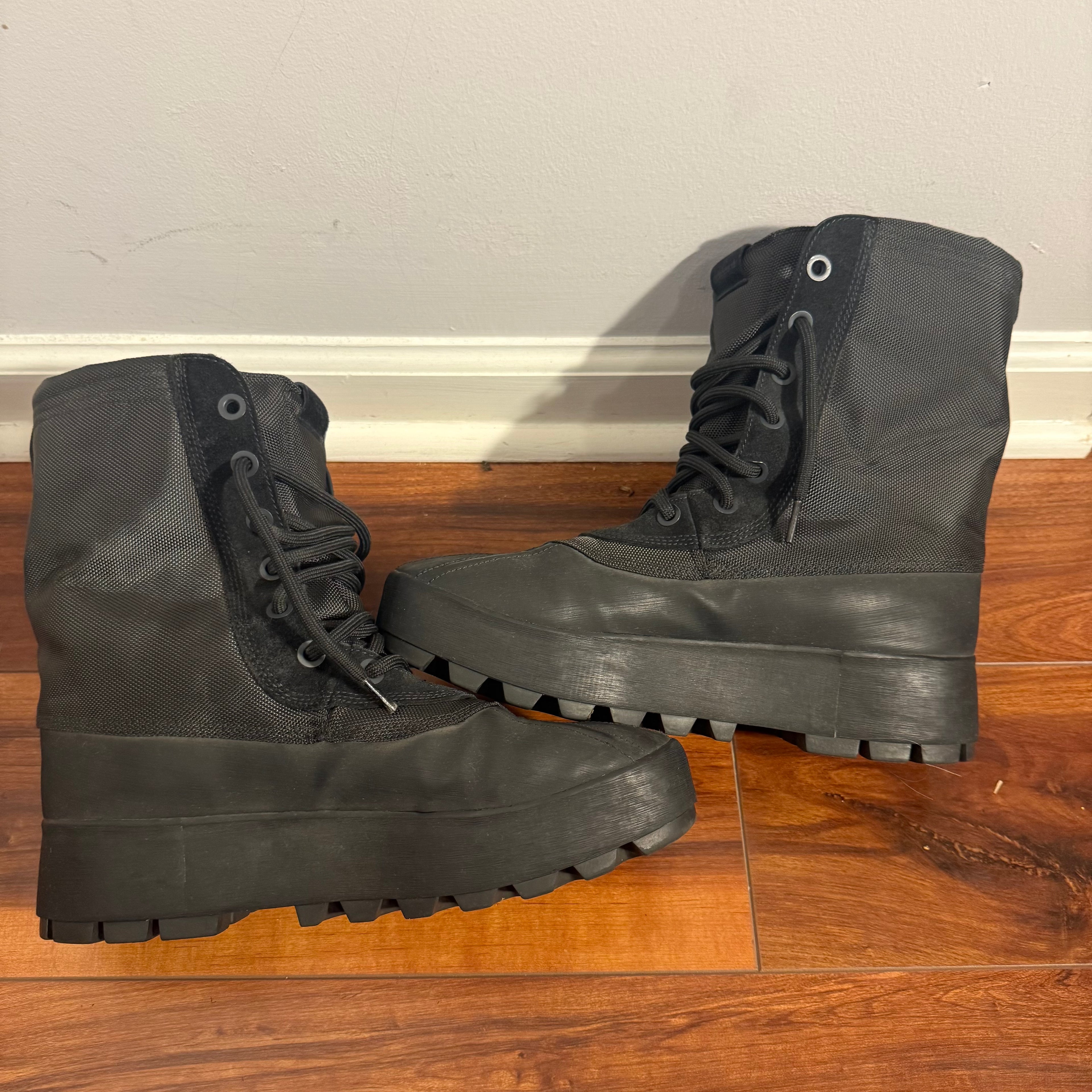 Yeezy Black Pirate 950 Boots Size 11