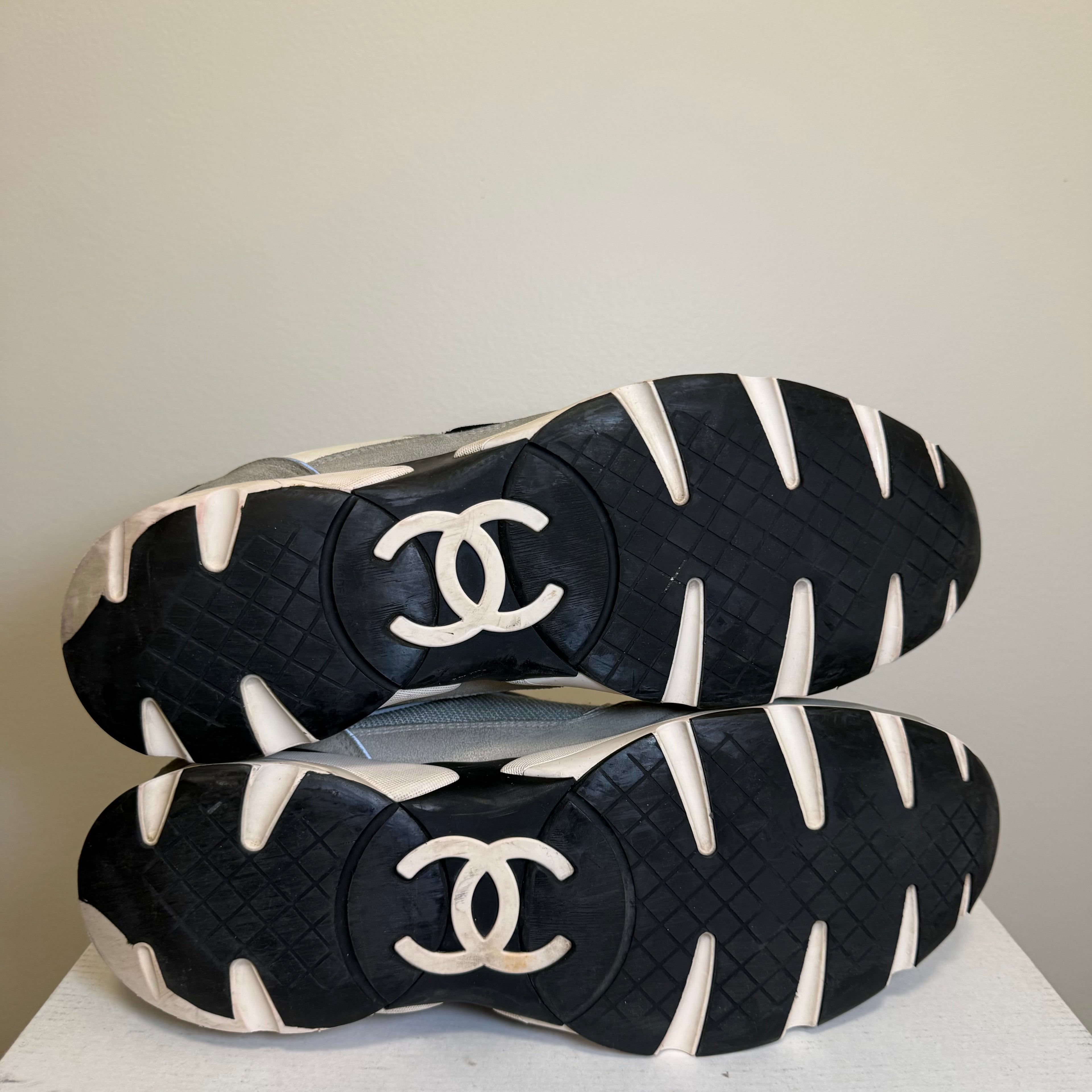 Chanel CC Logo Trainer White Light Grey Black Size 12 (45)