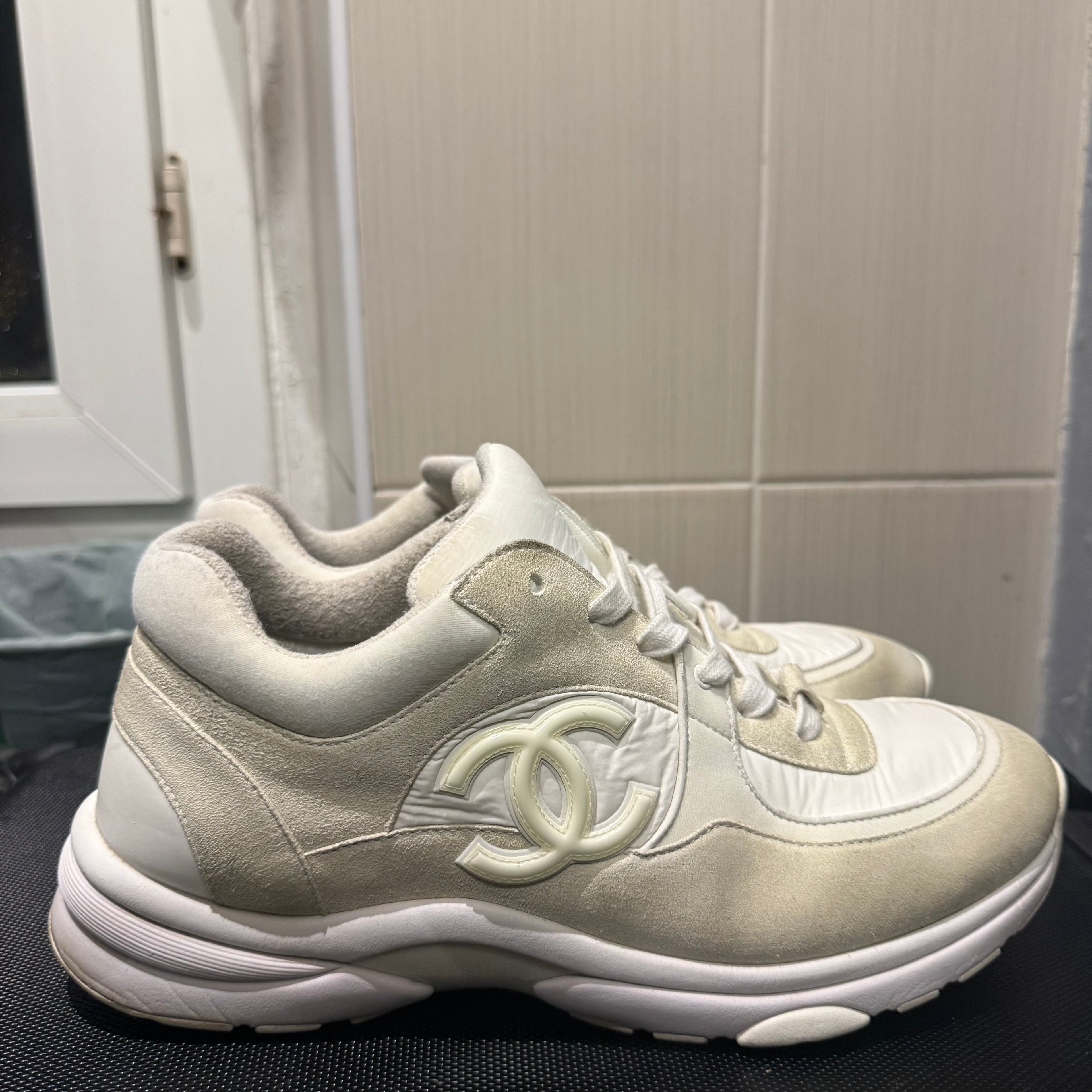 Chanel CC Logo Sneaker Cream White Size 11 (44 EU)