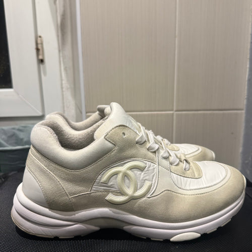 Chanel CC Logo Sneaker Cream White Size 11 (44 EU)