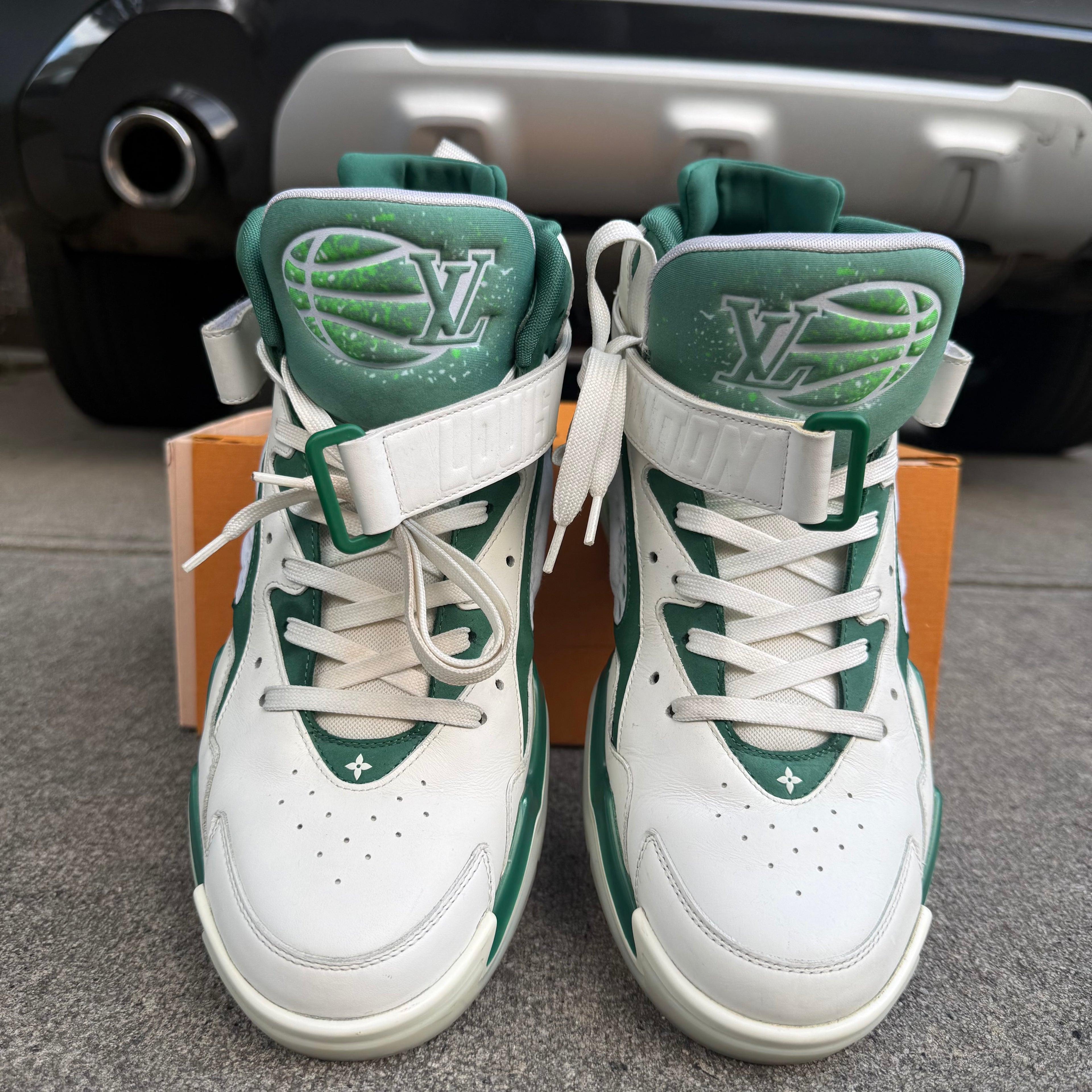 Louis Vuitton Trainer 2 Green White Size 8 LV