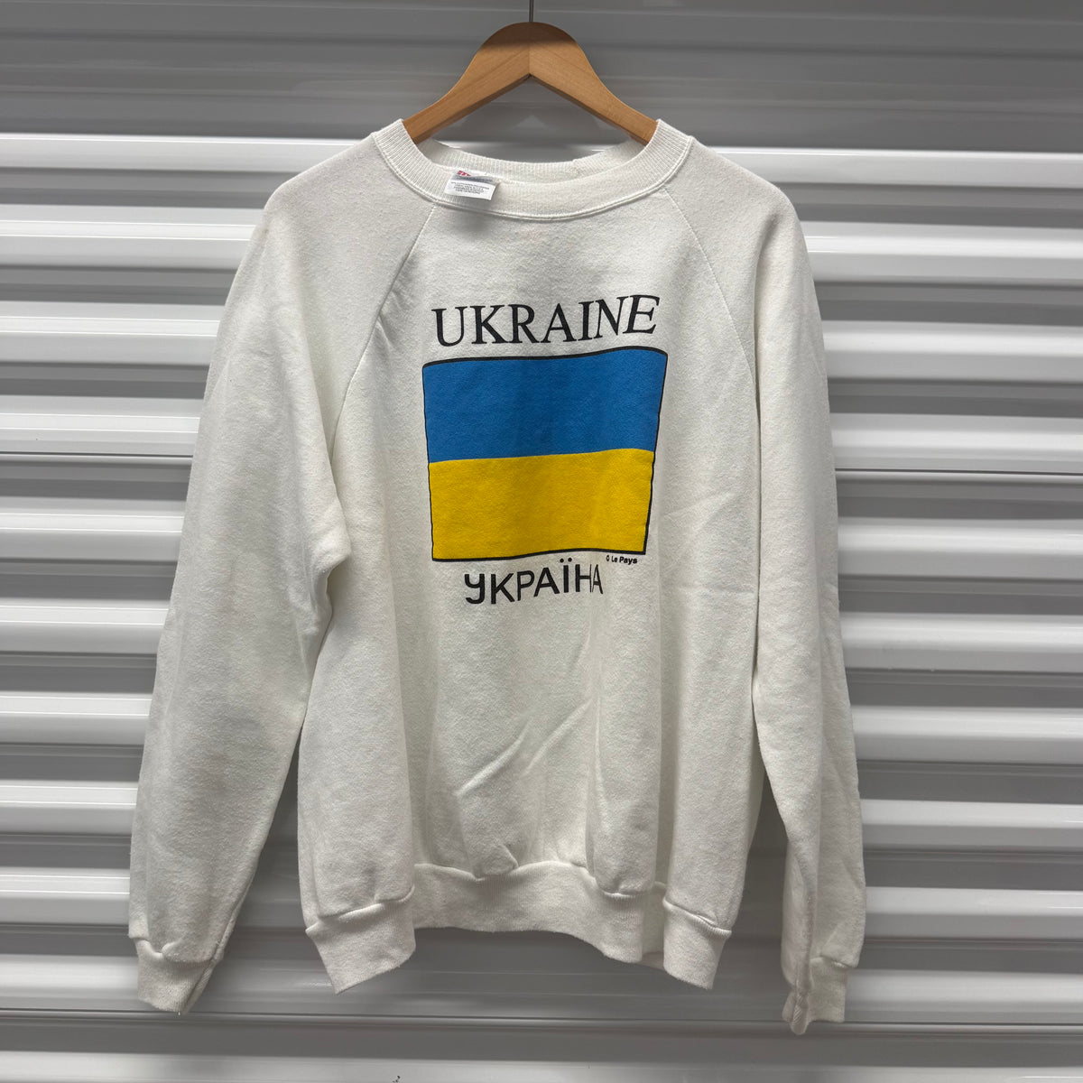 Vintage Ukraine White Crewneck Size XL