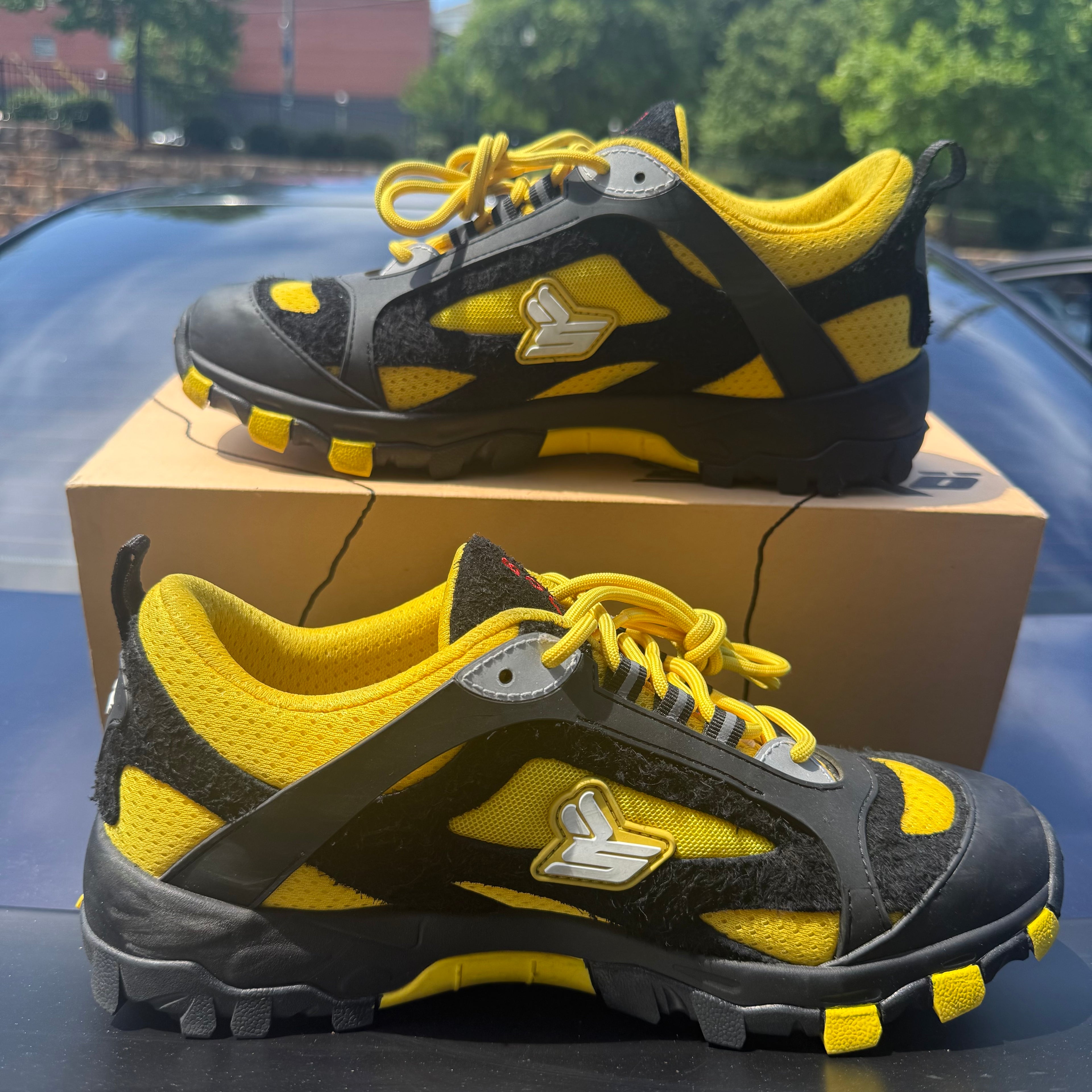 Sicko Hiking Shoe Lightning Yellow Size 9