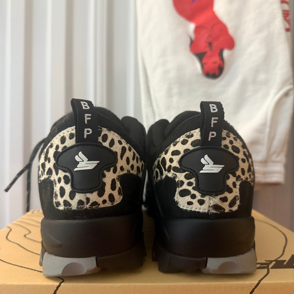 Sicko Diamond Blue Cheetah Hiking Shoe Size 11