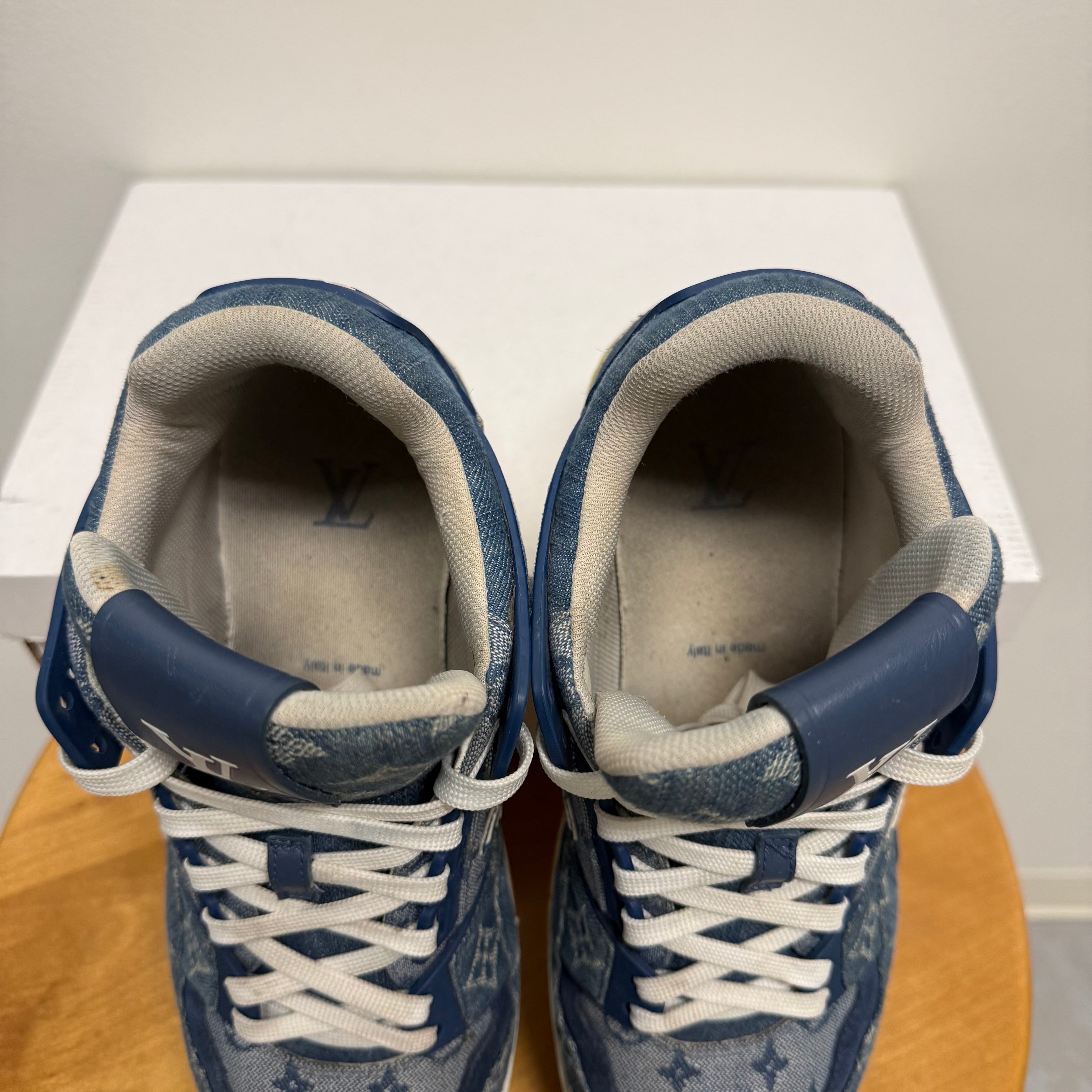 Louis Vuitton Trainer Denim Monogram Blue White Sz 8.5 (7LV)