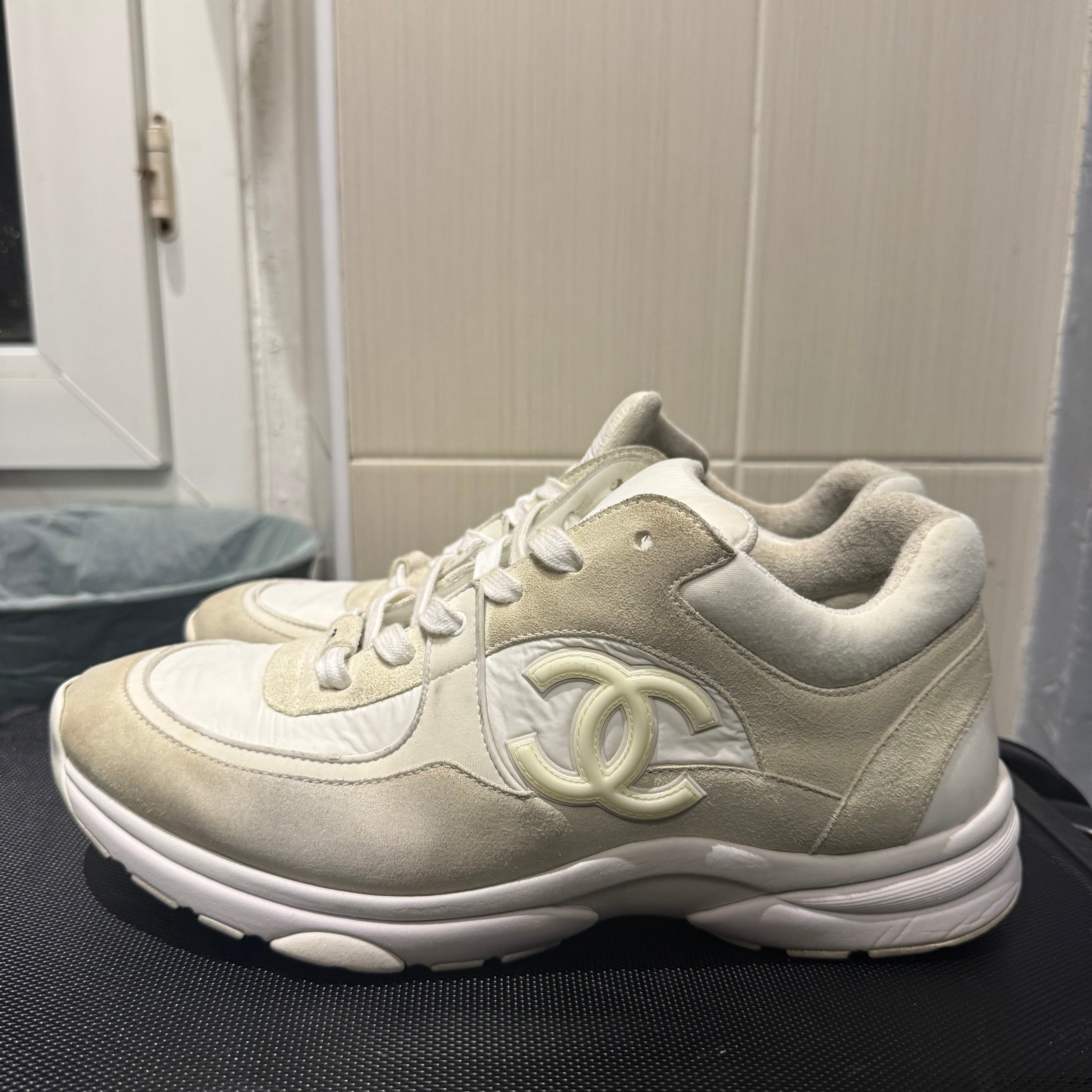 Chanel CC Logo Sneaker Cream White Size 11 (44 EU)