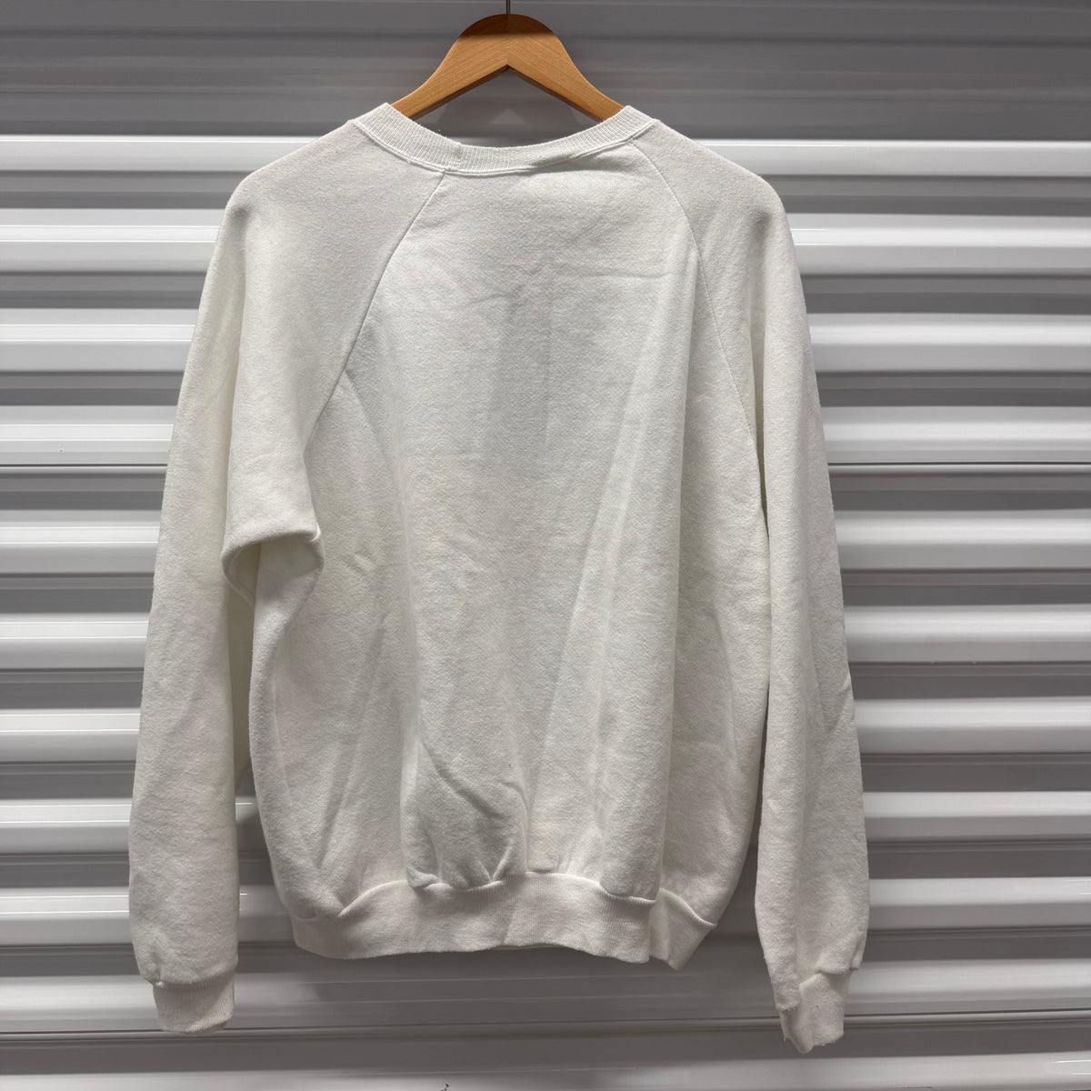 Vintage Ukraine White Crewneck Size XL