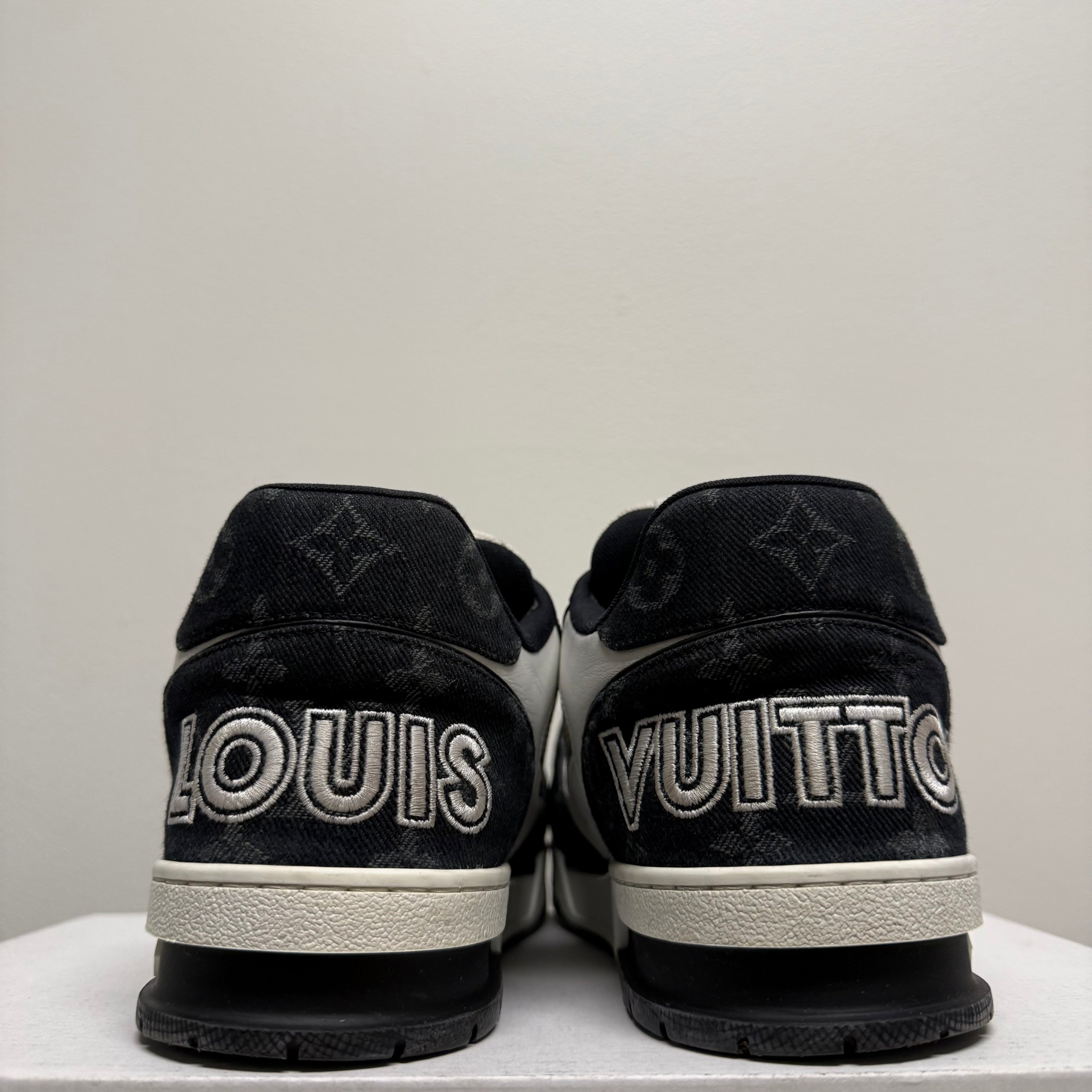 Louis Vuitton LV Trainer Sneaker Black/White Size 10 US (8.5 LV) Monogram Denim & Strap