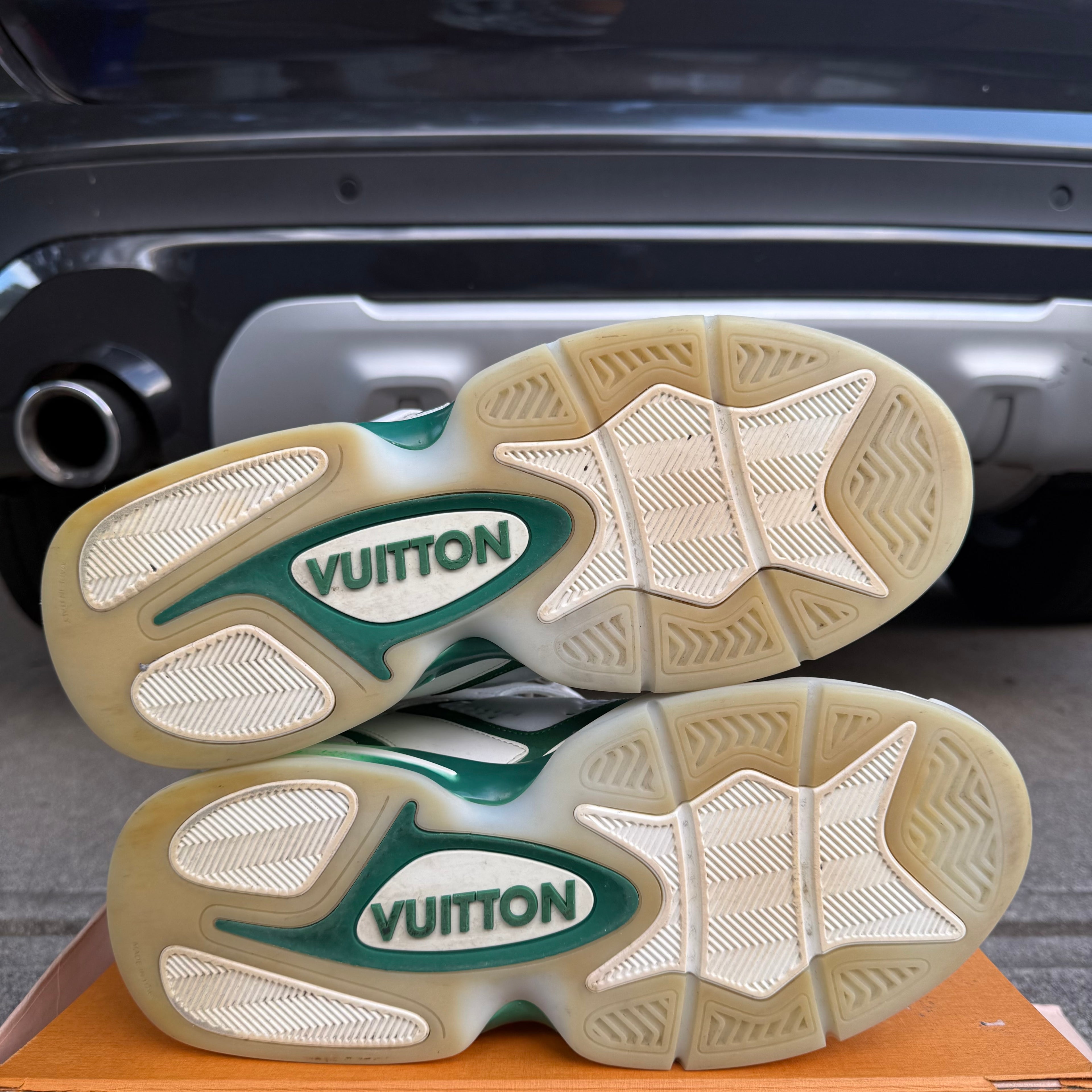 Louis Vuitton Trainer 2 Green White Size 8 LV