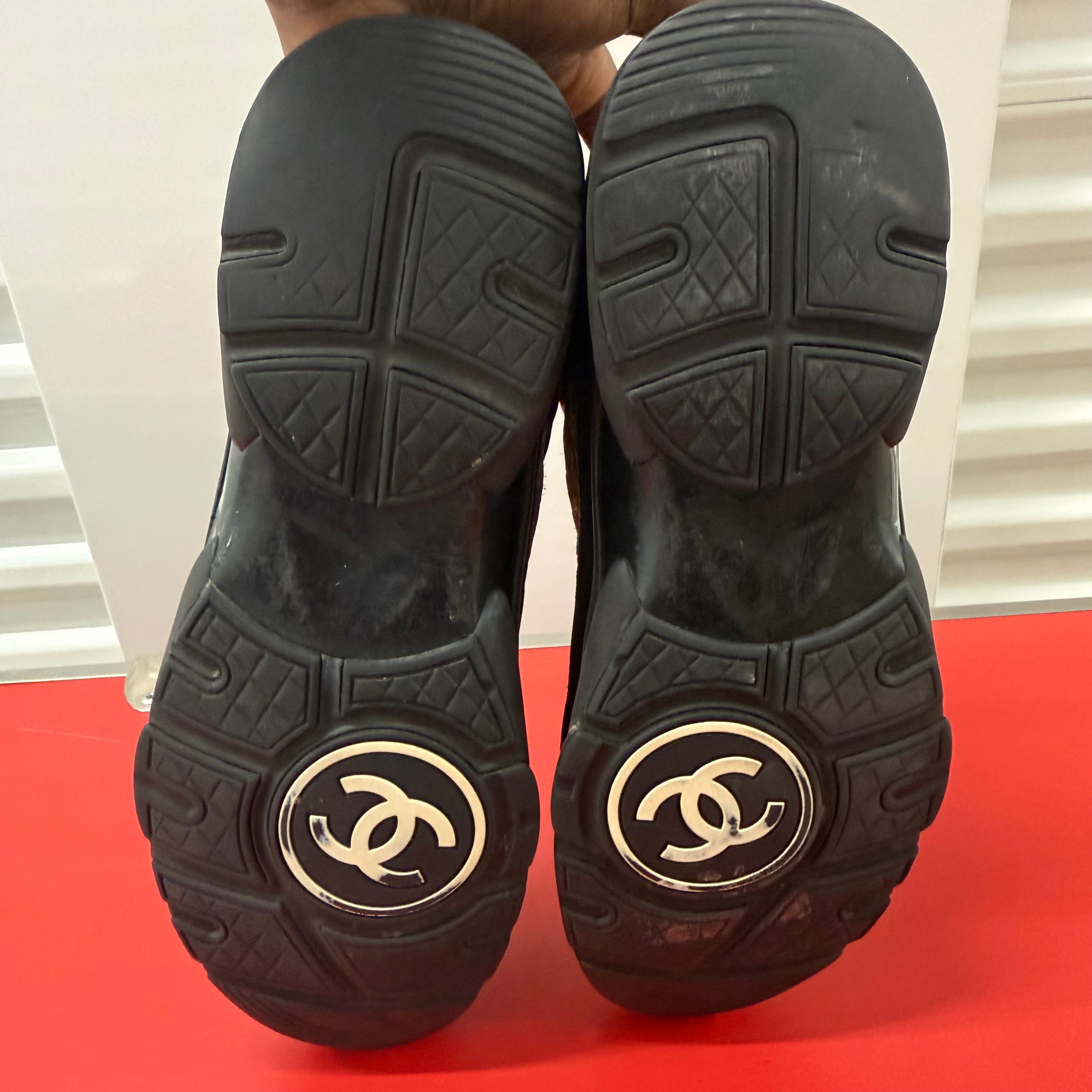 Chanel Black/Gold Trainer Size 11 (44)