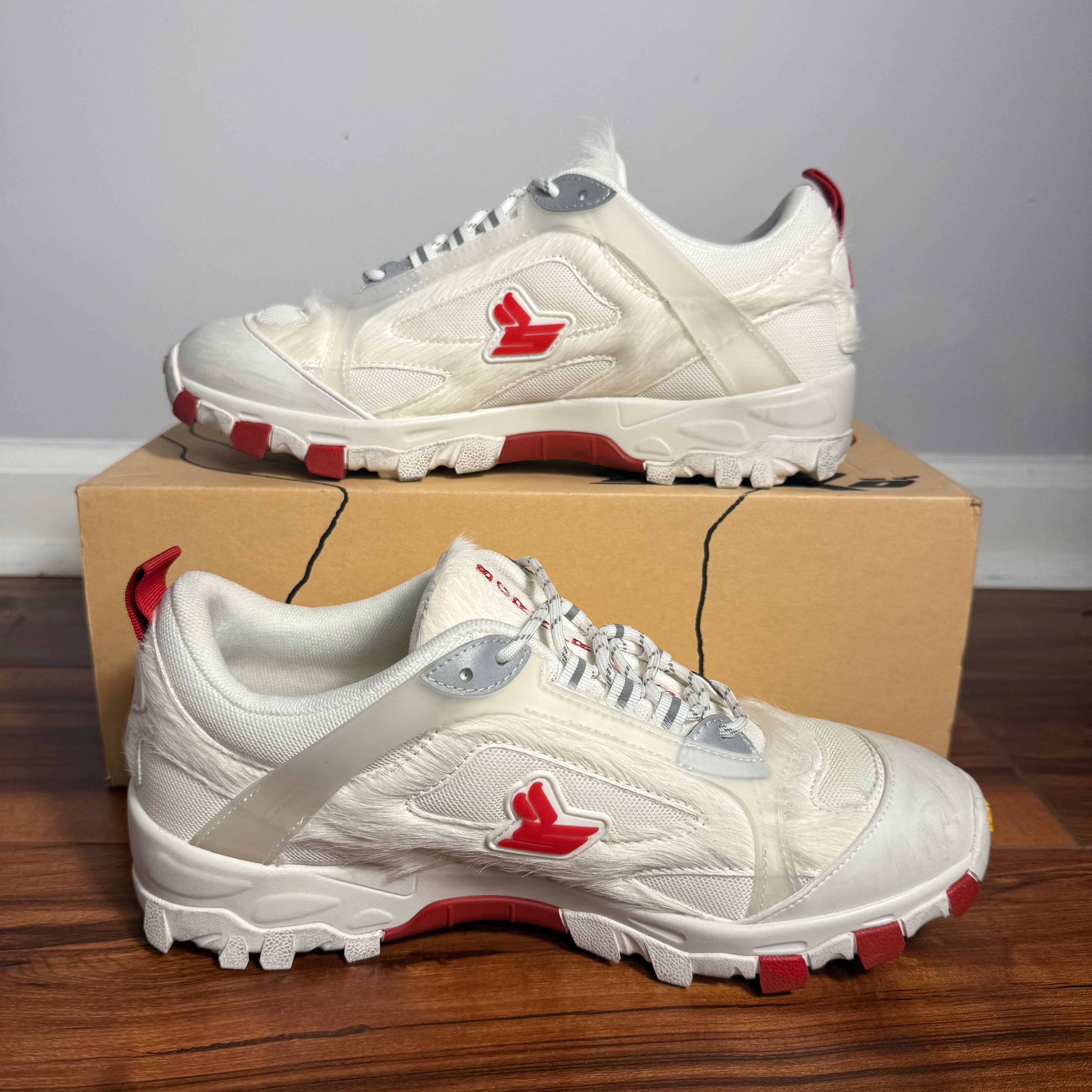 Sicko 424 White Full Pony Hiking Shoes Size 9 (42)